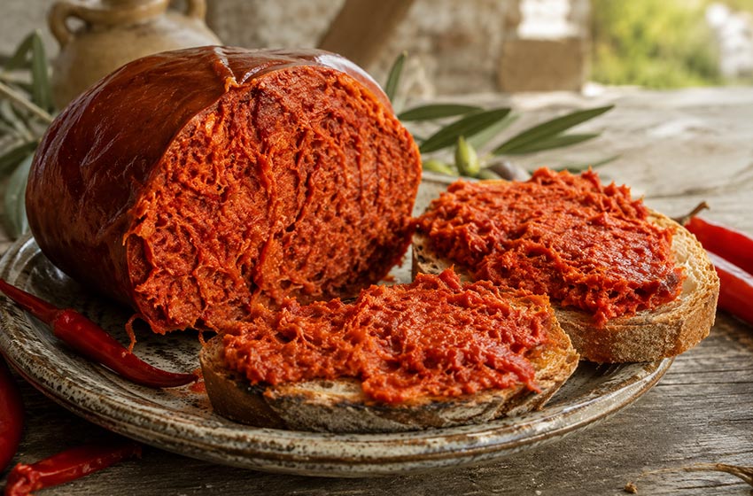 Nduja - co to jest, jak smakuje i jak używać jej w kuchni?